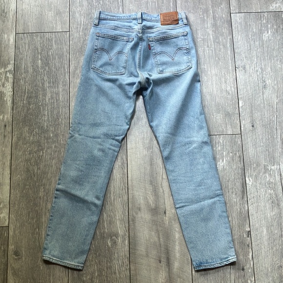 LEVIS Wedgie light wash jeans size 26 - Picture 2 of 7
